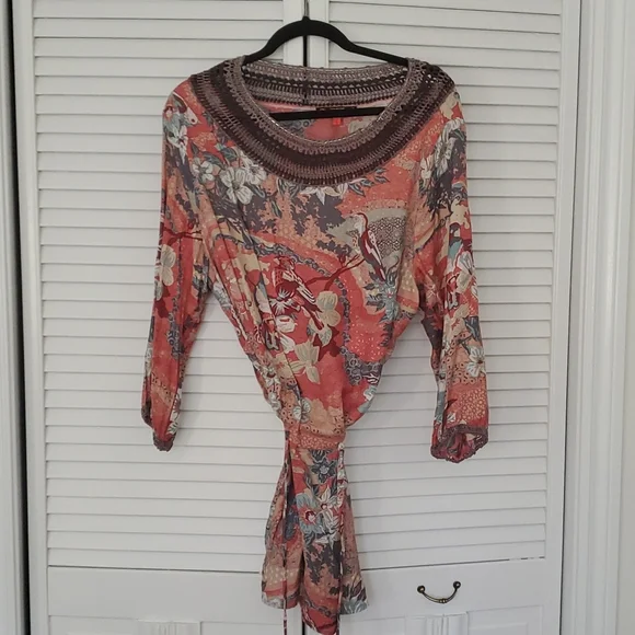 Tunic - Picture 5 of 7